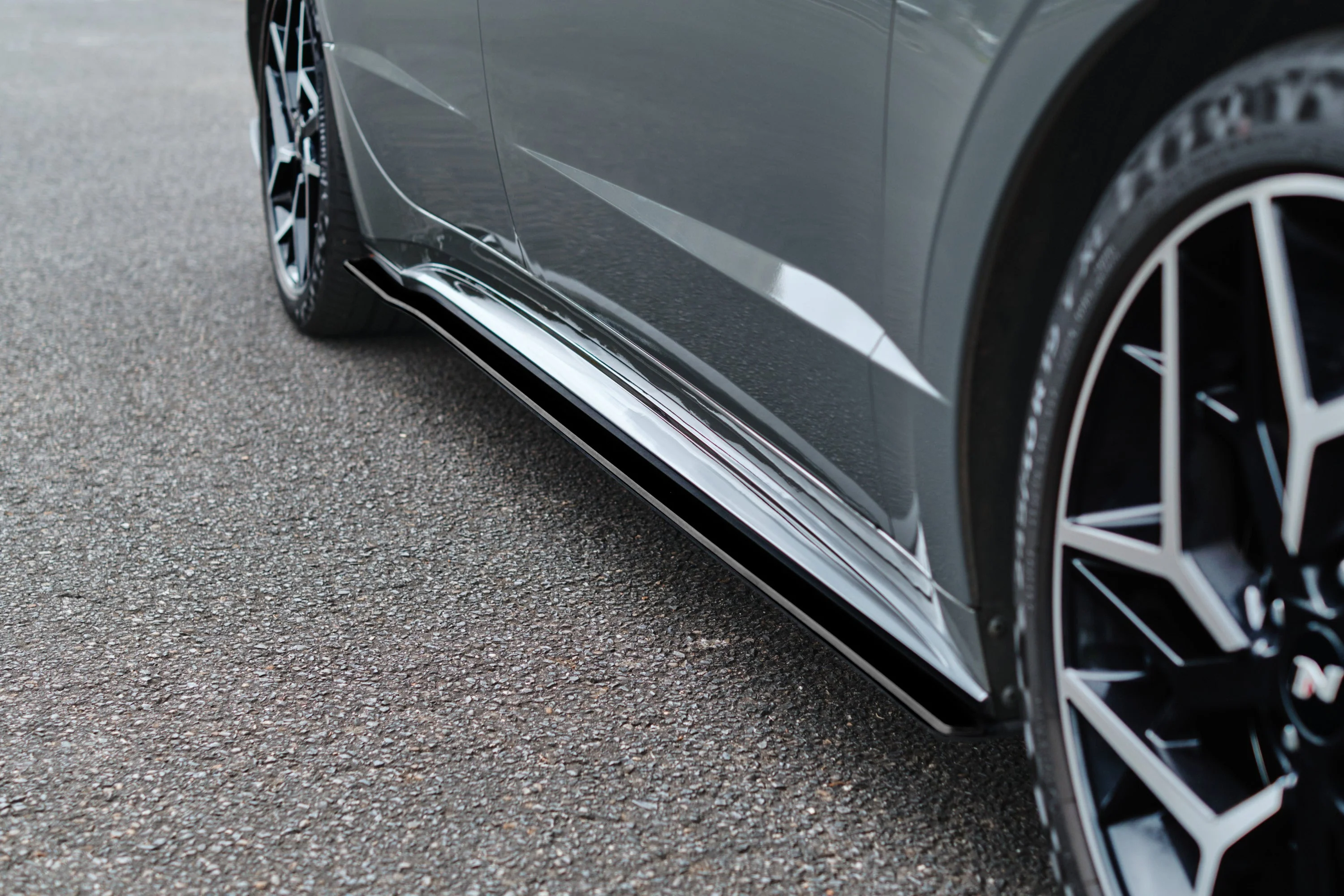 Flow Designs DN8 Sonata N Line (2020) Side Skirt Splitters [GLOSS BLACK] - Pair - Image 4